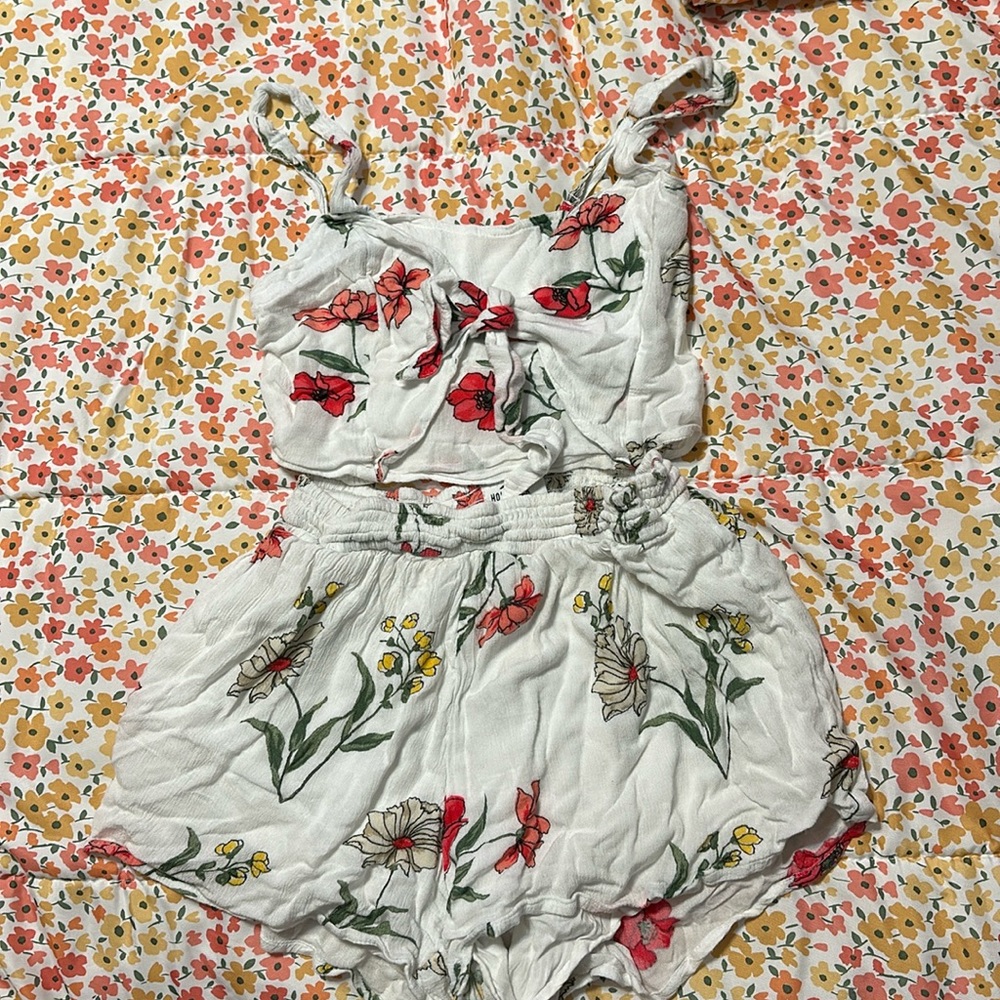 Hollister matching set!